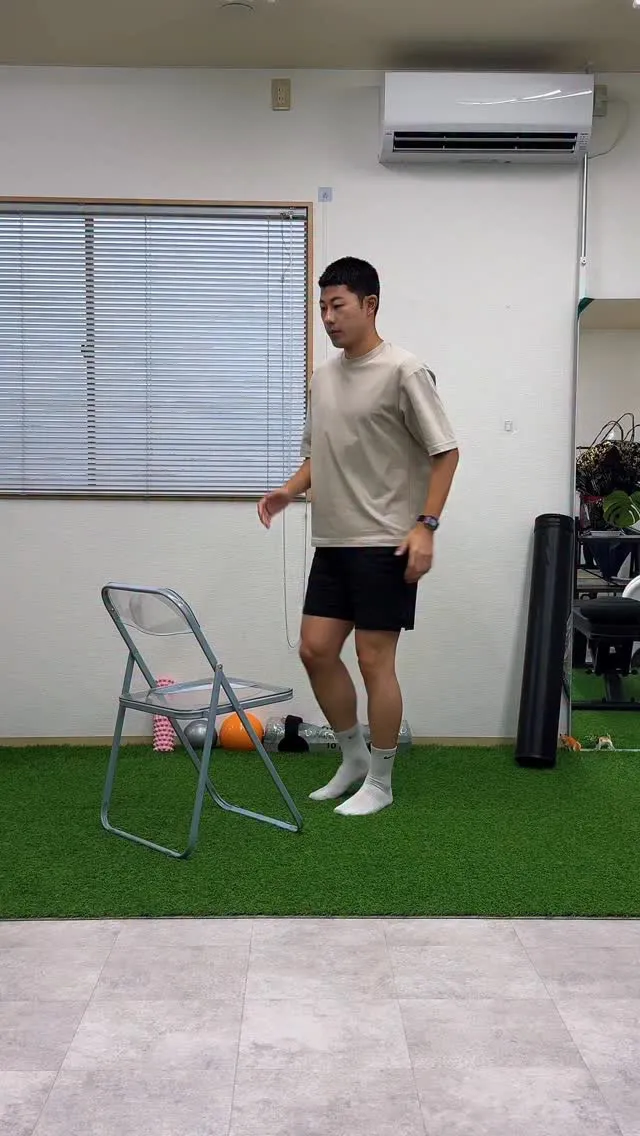 椅子があればOKたった30回で全身スッキリ！
