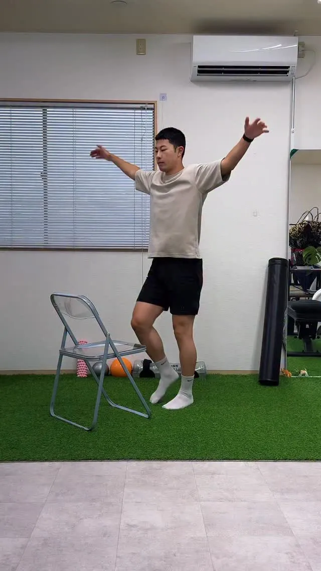 椅子があればOKたった30回で全身スッキリ！